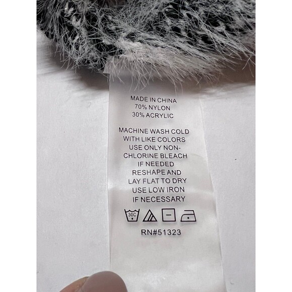 VINCE CAMUTO Animal Print Jacquard Eyelash Fuzzy Sweater Size L (Bx 18) - Picture 7 of 8